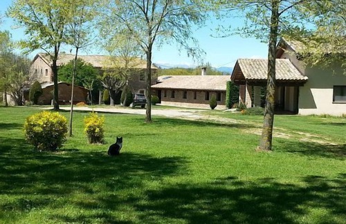 Sant Bartomeu del Grau Cottage | Self catering El Permanyer for 8 people