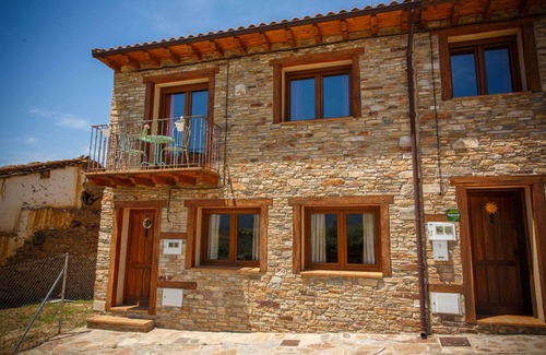 Paredes de Buitrago Ski Chalet | Self catering El Bulín de Paredes for 4 people