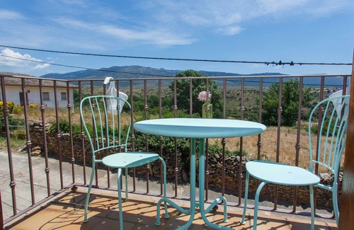 Paredes de Buitrago Ski Chalet | Self catering El Bulín de Paredes for 4 people
