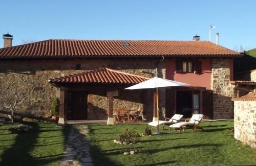 Pineda de la Sierra Cottage | Self catering El Hayedo for 8 people