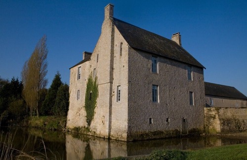 Mandeville-en-Bessin House | Self catering Gite in XVIth house near Bayeux and the Beaches for up to 10 pers