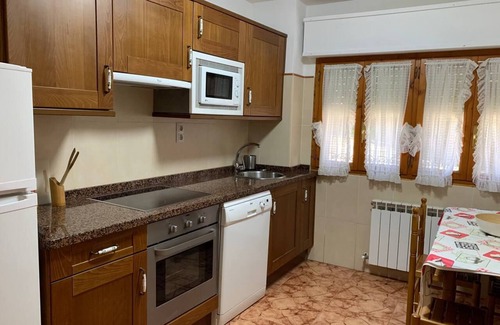 Soto de Cangas Apartment | Self catering Aptos rurales Camino Picos de Europa for 6 people