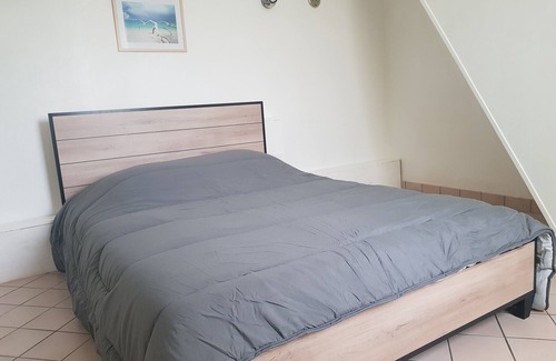 Saint-Nazaire House | Self-catering apartment for 1 to 5 travellers, equipped with 4 beds