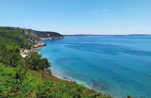 Plouguin House | Self-catering apartment available from 25/07 to 3/08 and 10/08 to 14/08