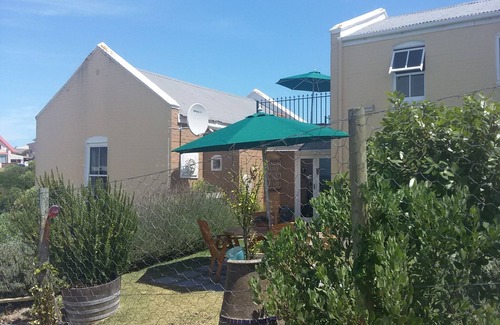 Vermont Apartment | Self Catering apartment on the greenbelt, overlooking the ocean