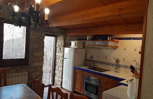 Montfalco Murallat Cottage | Self catering cottage Cal Estasia for 3 people