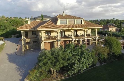 El Casar Cottage | Self catering cottage La Colmena for 16 people