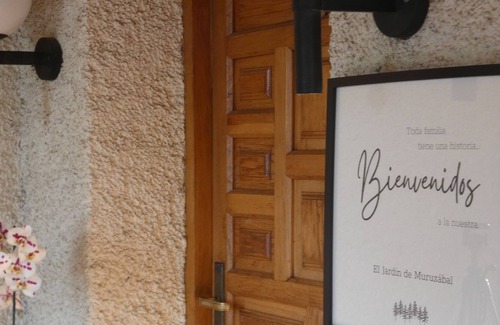 Muruzabal Cottage | Self catering El Jardín de Muruzábal for 23 people