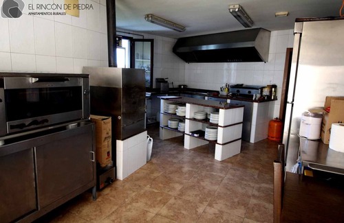 Enguidanos Apartment | Self catering El Rincon de Piedra for 8 people