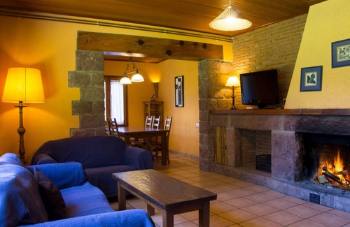 Prades Cottage | Self catering El Xalet de Prades for 10 people
