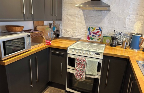 Cribbs Causeway Cottage | Self catering cottage in Bristol, lovely rural setting, excellent facilities