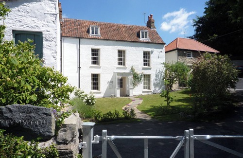 Cribbs Causeway Cottage | Self catering cottage in Bristol, lovely rural setting, excellent facilities