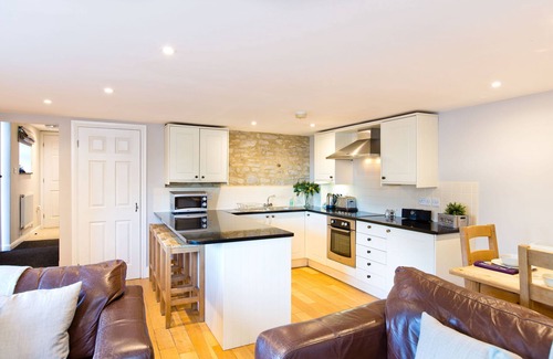 Hurdlow Cottage | Self catering holiday barn in Hurdlow, near to High Peak Trail. Sleeps 6