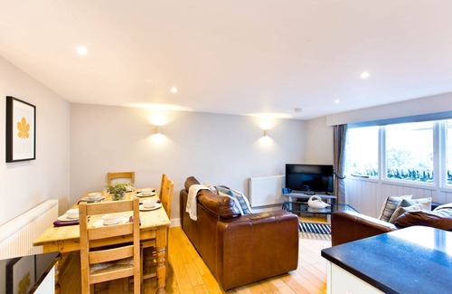 Hurdlow Cottage | Self catering holiday barn in Hurdlow, near to High Peak Trail. Sleeps 6