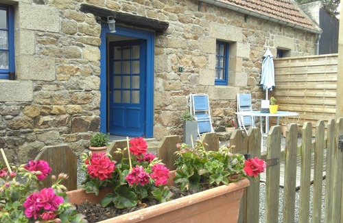 Penvenan Cottage | Self catering LES HORTENSIAS 1