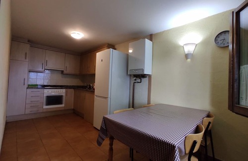 Rocabruna Cottage | Self catering Mas Can Soler for 8 people