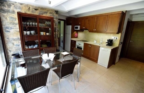 Badain Cottage | Self catering O Molín de L'Irués y A Ceresera for 4 people