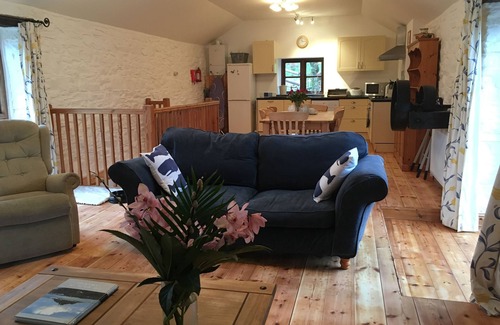 Trewen Cottage | Self Catering Rural Farm Cottage + Heated Pool Cornwall