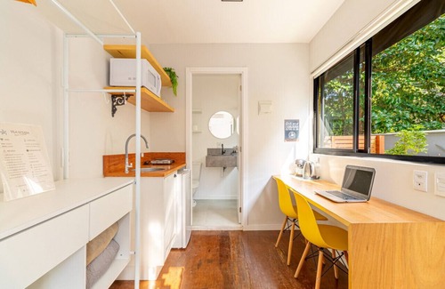 Lagoa da Conceicao Apartment | *Self Check-In*A/C*Full Kitchen*10min->Beach*