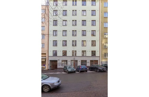 Kallio Apartment | Self check-in: Charming flat with garden