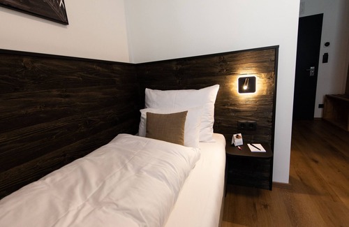 Zistersdorf Hotel | Self-Check-in Hotel VinoQ Zistersdorf
