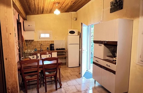 Boisset-et-Gaujac Apartment | Self-contained studio at the gateway to the Cévennes