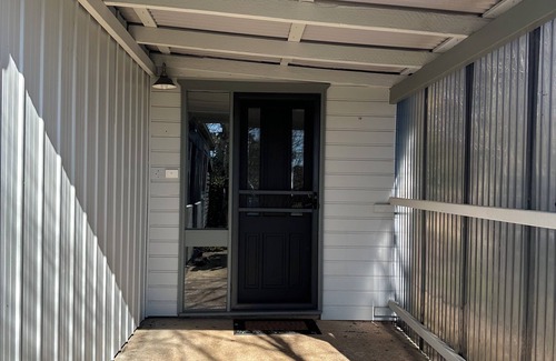 Oberon Cottage | Self-contained 1-bedroom guest house on rural farmhouse property sleeps 8