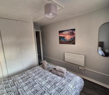 Kirkdale Apartment | Self-contained 1 bedroom flat