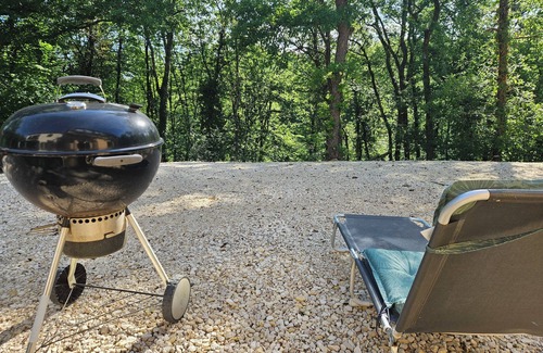 Valojoulx Apartment | Self-contained apartment in the heart of the forest, 6 minutes from Lascaux