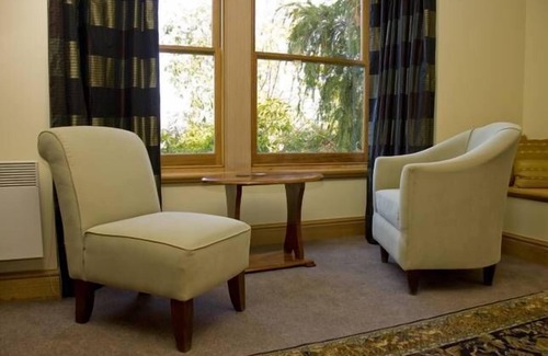 Glebe Apartment | Self-contained apartment adjacent to bushland reserve close to Hobart city