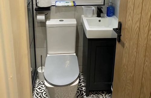 Leyton House | Self-contained flat with shared entrance and stairway