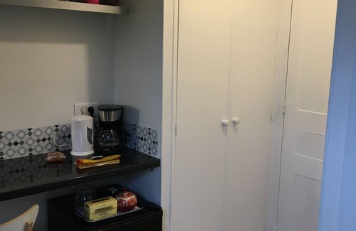 Beaute Baltard Apartment | Self-contained attic room in secure building (6th floor)