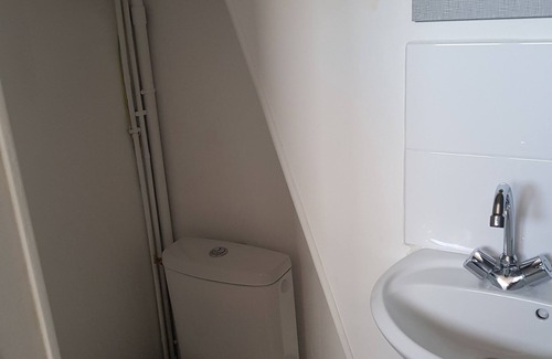 Beaute Baltard Apartment | Self-contained attic room in secure building (6th floor)