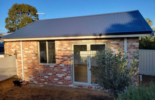 City Centre House | Self-Contained Garden Retreat – Quiet, Sunny, and Fully Equipped