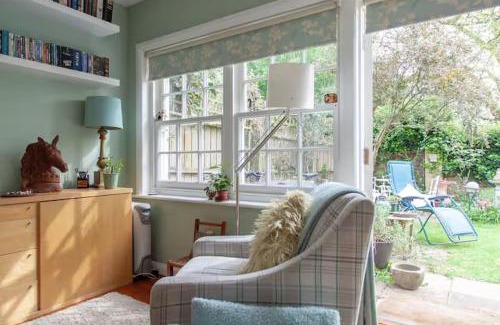 Putney Bed & Breakfast | Self contained garden studio