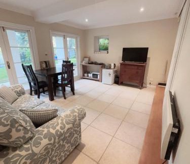 Wahroonga House | Self-contained unit in Wahroonga