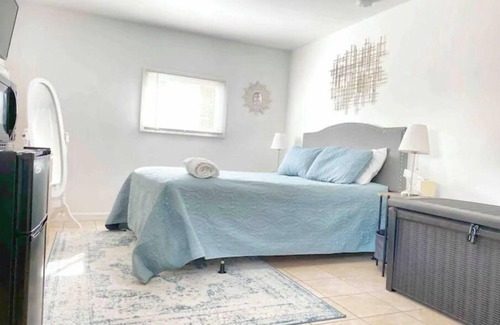 Providencia Park House | Self Distance with Pool Disney+ Netflix Hulu