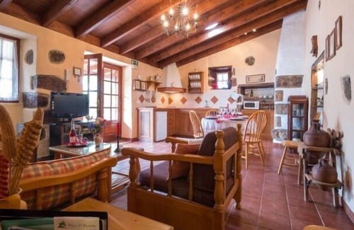 San Cristobal de La Laguna Cottage | Self catering Finca El Picacho for 4 people