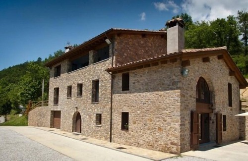 Sant Joan de Les Abadesses Cottage | Self catering Mas Serrat de la Teia for 6 people