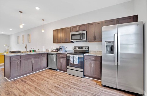 Clarksville Apartment | Selfie Wall Fast Wi-Fi W/D 2 Master BRs