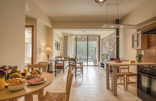 Livadia House | Seli Village House - spacious house for 6 people near the sea