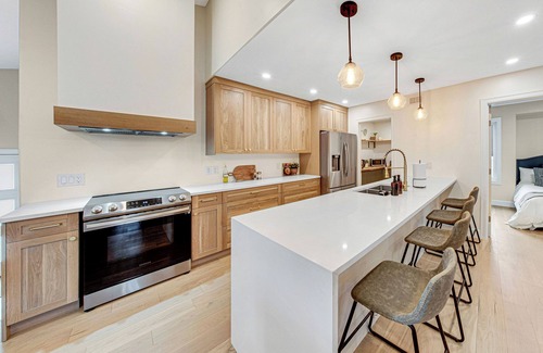 Saskatoon House | Selina's House - 2 Bed 2 Bath - Gordie Howe Arena - Beautiful Modern Build