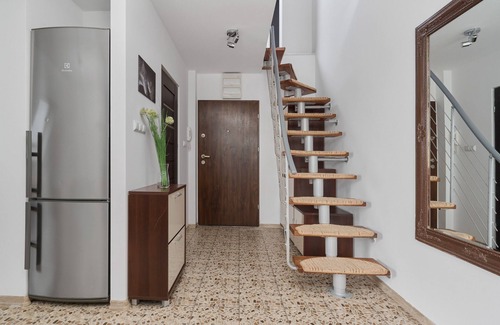 Brochow Apartment | Semaforowa Apartment Wroclaw by Renters