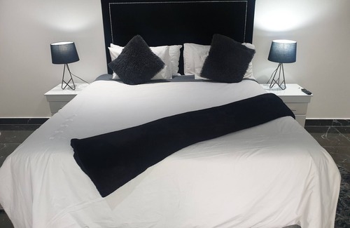 Flora Park House | Semeni Asante Guesthouse