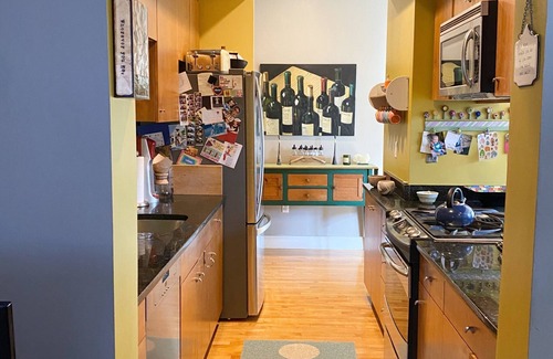 Ward Two Condo | Semester/year rental 10 minute walk to Harvard University