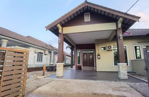 Hulu Terengganu District House | SEMI-D Marfis Homestay