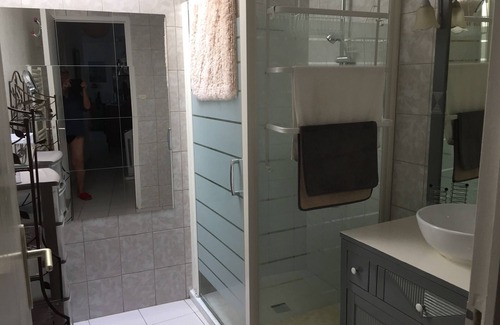 Le Bois-Plage-en-Re Apartment | Semi-detached house on one side with a charming 75m2 apartment in the village