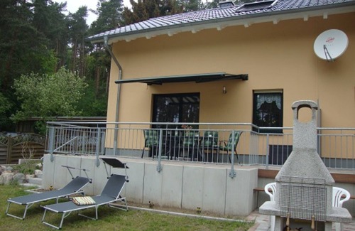 Krakow am See House | Semi-detached house Drossel - Semi-detached holiday home by the lake & forest