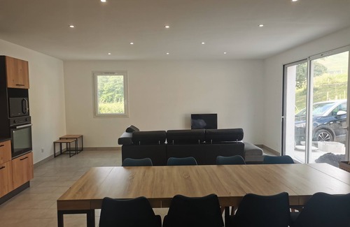 Saint-Esteben House | Semi-detached house in the heart of the Basque Country
