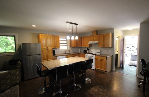 Blind Bay House | Semi Lakefront 2 Bedroom Private Suite